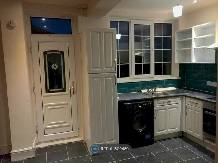 3 Bedroom Terraced House To Rent In Whites Lane, Sheffield, S2