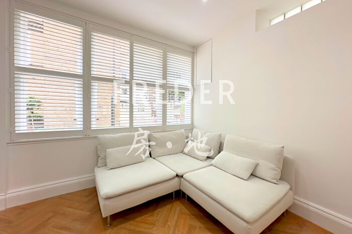 3 Bedroom Semi-Detached House To Rent In Farnell Mews, Earls Court, SW5