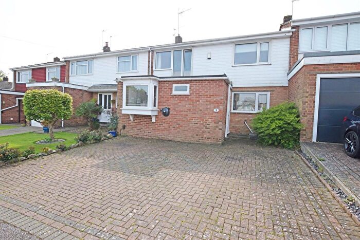 4 Bedroom Terraced House For Sale In Sandringham Road, Rainham, ME8