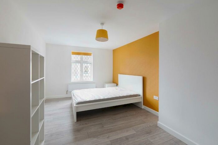 Studio To Rent In Newport Road, Burgess Hill, West Sussex, RH15