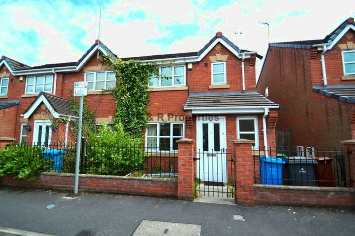 3 Bedroom End Of Terrace House To Rent In Tomlinson Street, Hulme, Manchester., M15