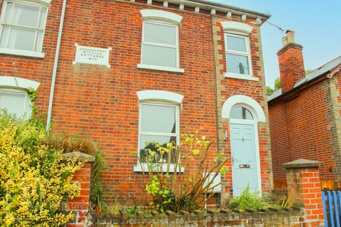 2 Bedroom Semi-Detached House To Rent In Belle Vue Road, Colchester, Essex, CO1