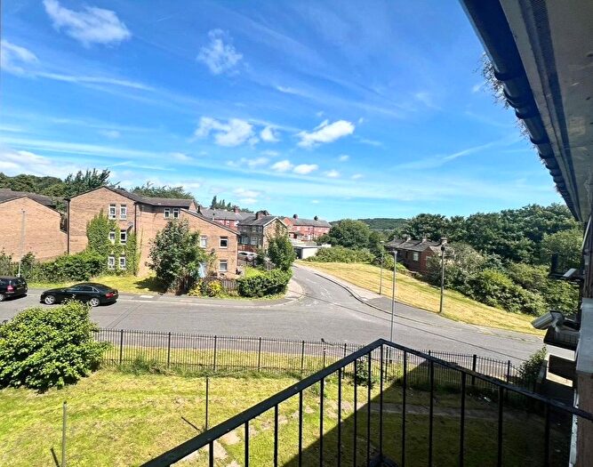 2 Bedroom Flat To Rent In Boothroyd Green, Dewsbury, WF13