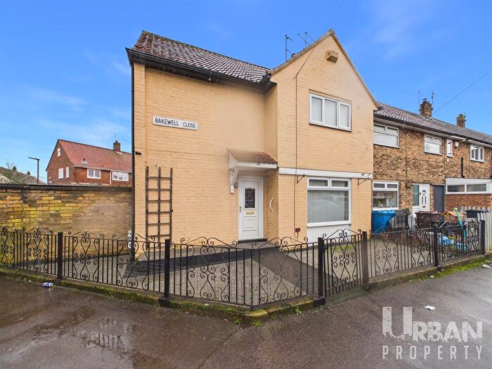 3 Bedroom End Of Terrace House For Sale In Bakewell Close, Hull, HU9