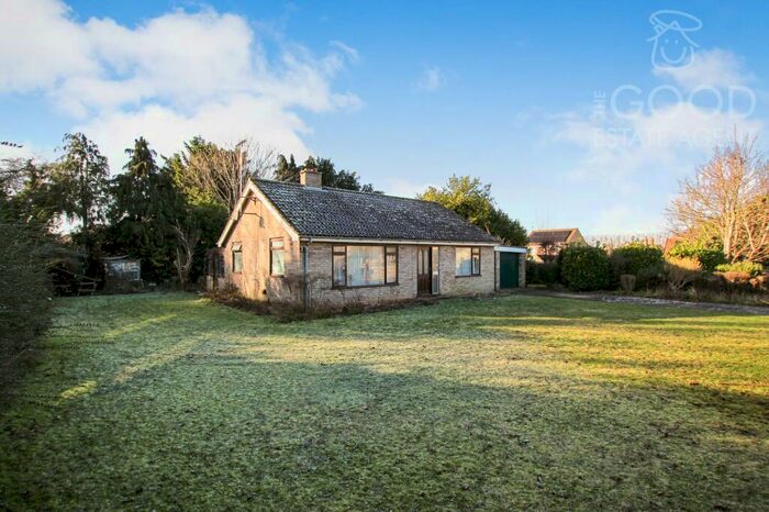 2 Bedroom Detached Bungalow For Sale In Dockings Lane, Isleham, CB7