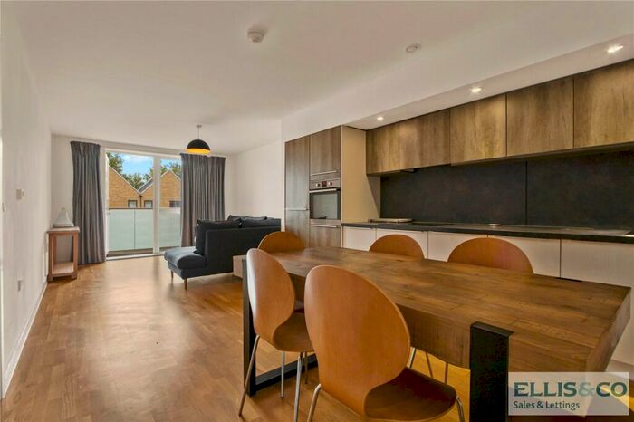 3 Bedroom Apartment To Rent In Butterfly Court, Bathurst Square, London, N15