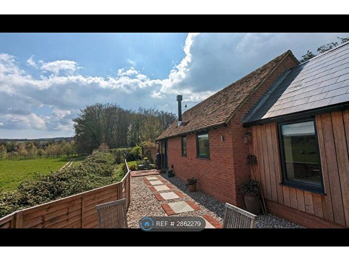 1 Bedroom Bungalow To Rent In The Street, West Clandon, Guildford, GU4