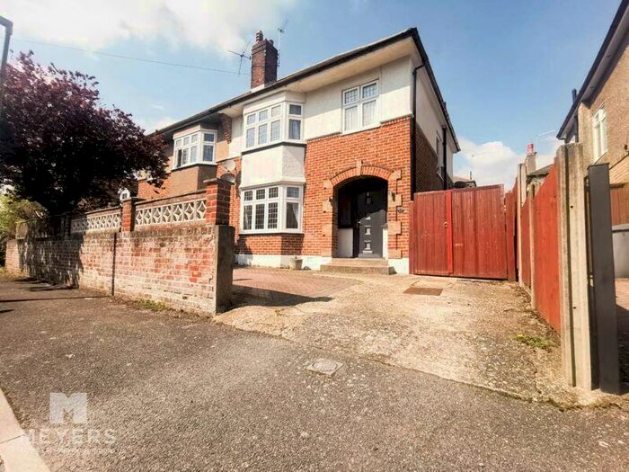 4 Bedroom Semi-Detached House To Rent In Carlton Road, Bournemouth, BH1