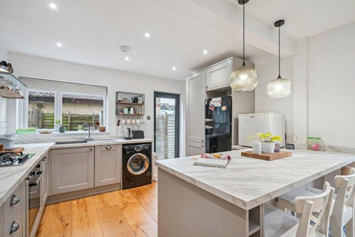 3 Bedroom Semi-Detached House To Rent In Coverley Road, Headington, OX3