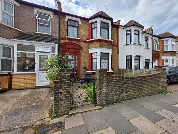 3 Bedroom Terraced House For Sale In Henley Road, Ilford, IG1
