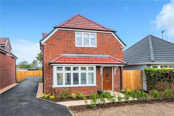 3 Bedroom Semi-Detached House To Rent In Northlands Road, Totton, Southampton, Hampshire, SO40