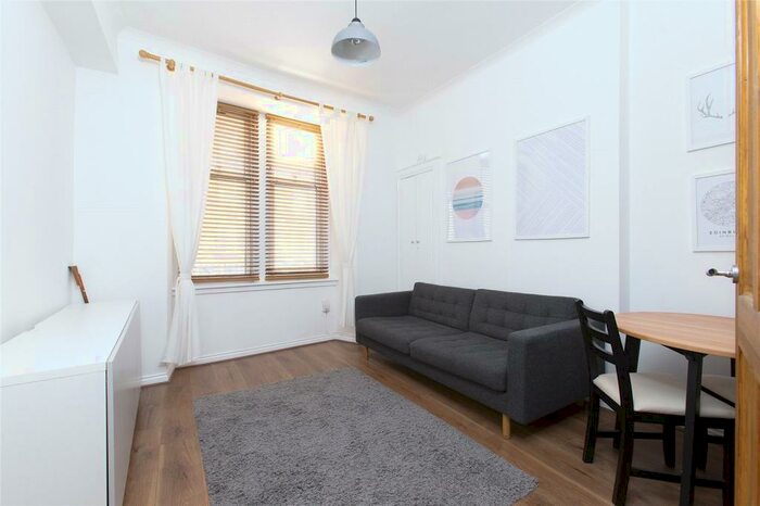 1 Bedroom Apartment To Rent In Caledonian Crescent, Dalry, Edinburgh, EH11