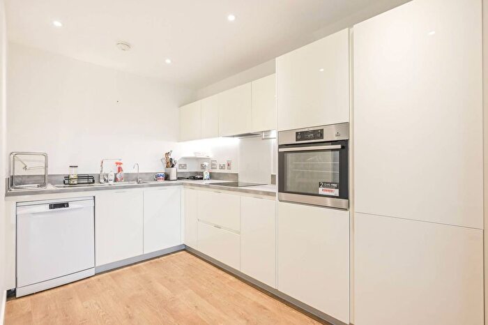 1 Bedroom Flat To Rent In Madeira Street, Poplar, London, E14