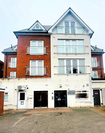 2 Bedroom Flat For Sale In Library Road, Ferndown, BH22