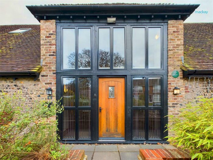 2 Bedroom Cottage To Rent In St Julians Lane, Shoreham-By-Sea, BN43