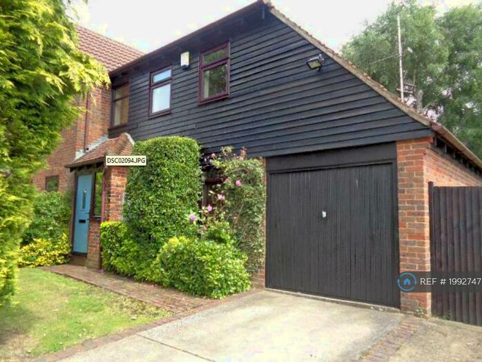 3 Bedroom Semi-Detached House To Rent In Bodsham Crescent, Bearsted, ME15