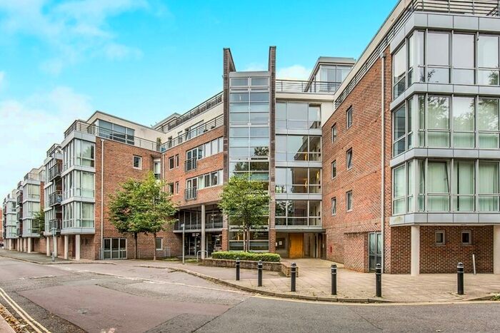 2 Bedroom Flat To Rent In Bonfire Corner, Portsmouth, PO1