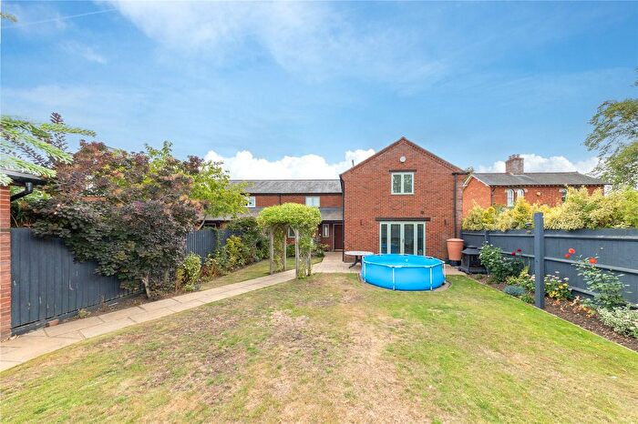 4 Bedroom Barn Conversion For Sale In Glen Fields, Newport Pagnell, Buckinghamshire, MK16