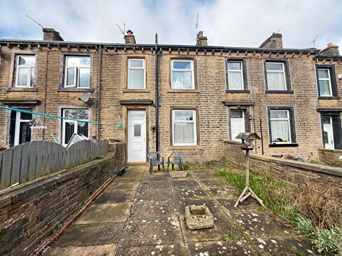 3 Bedroom Cottage For Sale In Clough Lane, Mixenden, Halifax, HX2