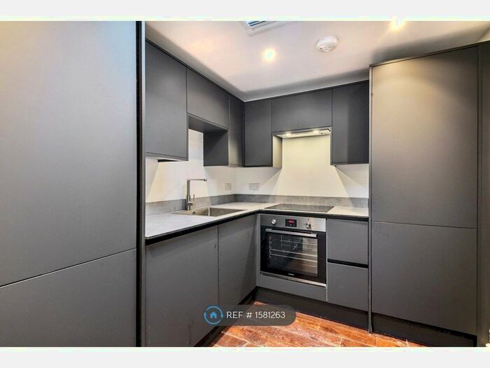 Studio To Rent In Clarence Road, London, N22