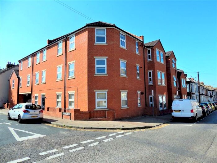 2 Bedroom Apartment To Rent In Balmoral Road, Gillingham, ME7