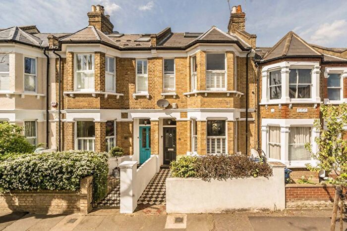 4 Bedroom Property For Sale In Meon Road, Acton, W3