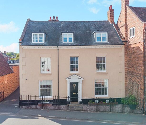 5 Bedroom Town House For Sale In Market Square, Tenbury Wells, Worcestershire, WR15