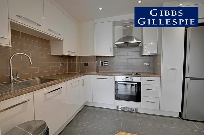 1 Bedroom Flat To Rent In Prince Regent Road, Hounslow, TW3