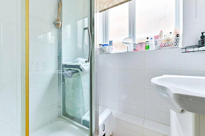 1 Bedroom Maisonette To Rent In Imperial Close, Harrow, HA2