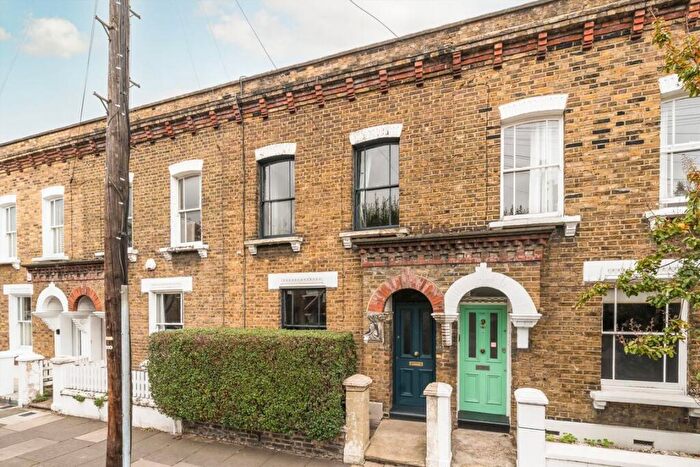 3 Bedroom House For Sale In Tyneham Road, Shaftesbury Estate, SW11