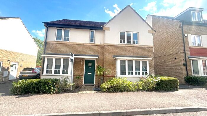 4 Bedroom Detached House For Sale In Sakura Walk, Willen Park, Milton Keynes, MK15