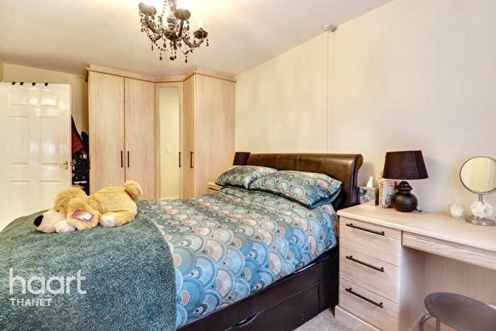 2 Bedroom Apartment For Sale In Ashford Road, Canterbury, CT1