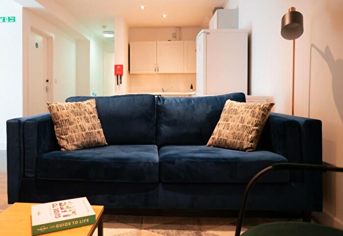 6 Bedroom Flat To Rent In Ashfield Road, Manchester, M13