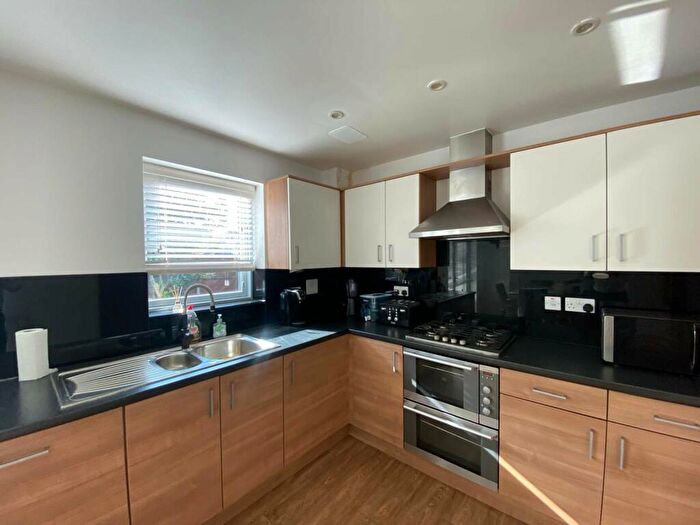 5 Bedroom Link Detached House To Rent In Henrietta Chase, St. Marys Island, Chatham, Kent, ME4