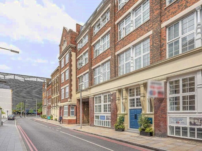 2 Bedroom Flat To Rent In Oxford Drive, London SE1