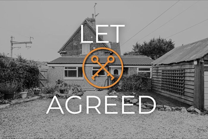 4 Bedroom Semi-Detached House To Rent In Shrivenham Road, South Marston, SN3