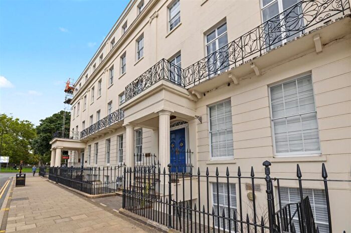 2 Bedroom Flat To Rent In William House, Parade, Leamington Spa, CV32