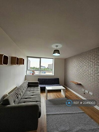 1 Bedroom Flat To Rent In Grove House, Manchester, M16