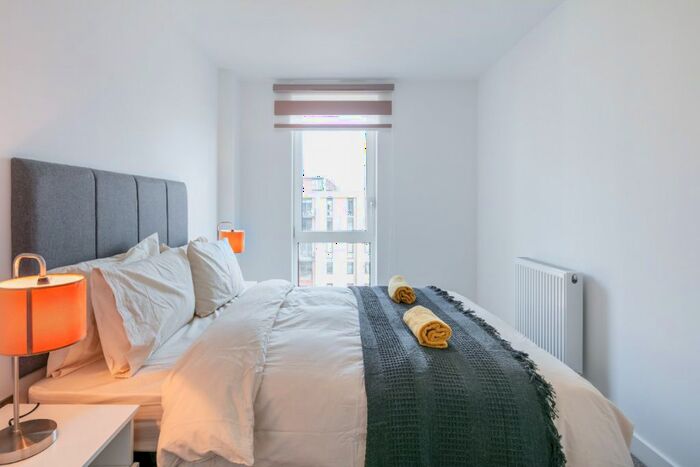 2 Bedroom Flat For Sale In Lockside Lane, Salford, M5