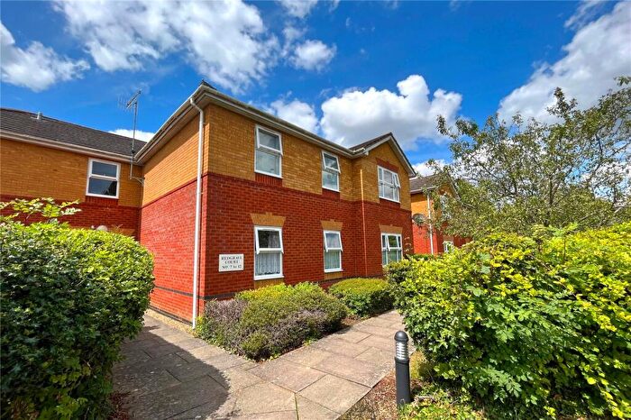 2 Bedroom Flat For Sale In Redgrave Court, Star Lane, Ash, Surrey, GU12