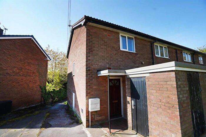 2 Bedroom Flat For Sale In Cherry Tree Way, Horwich, BL6