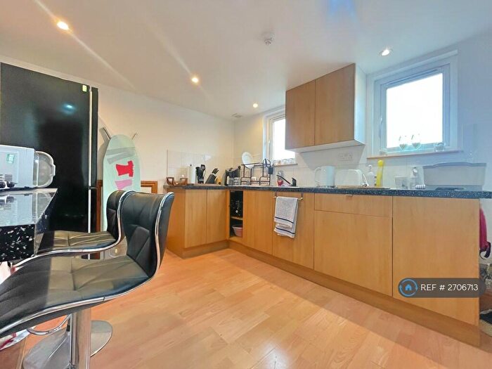 Studio To Rent In Hayling Avenue, Portsmouth, PO3