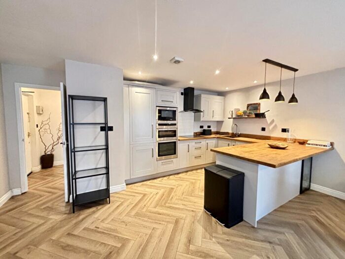 2 Bedroom Apartment For Sale In Liverpool Road, Manchester, M3