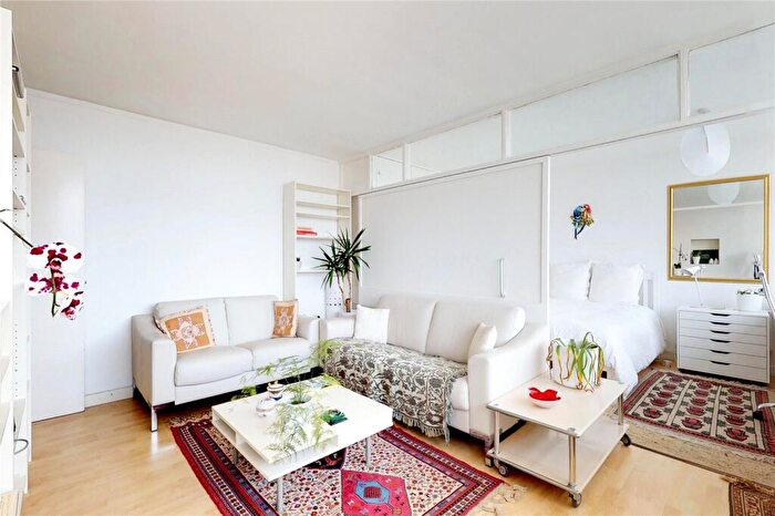 1 Bedroom Apartment To Rent In Golden Lane, London, EC1Y