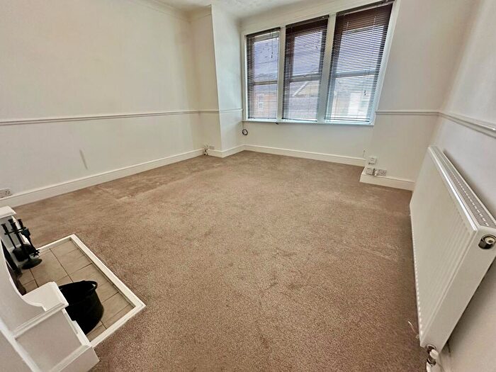 2 Bedroom Flat To Rent In Frederica Road, Bournemouth, BH9