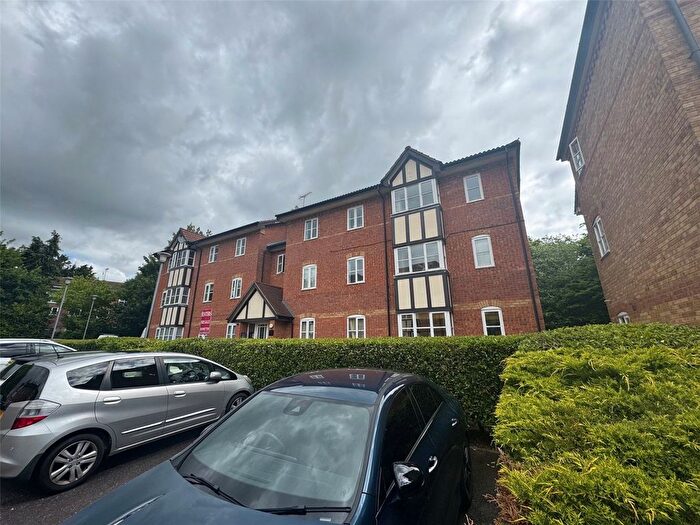 2 Bedroom Flat To Rent In Artesian Grove, New Barnet, Hertfordshire, EN5