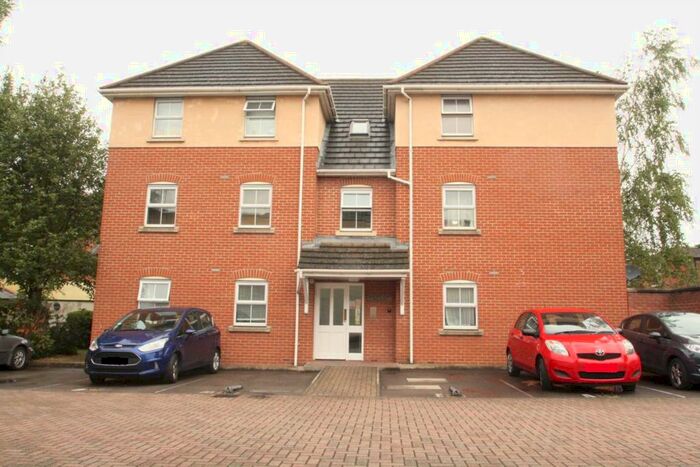 2 Bedroom Flat To Rent In Blenheim Court, London Street, Reading, RG1
