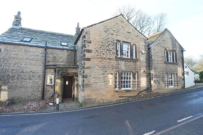 2 Bedroom House To Rent In Stainland Road, Barkisland, Halifax, HX4