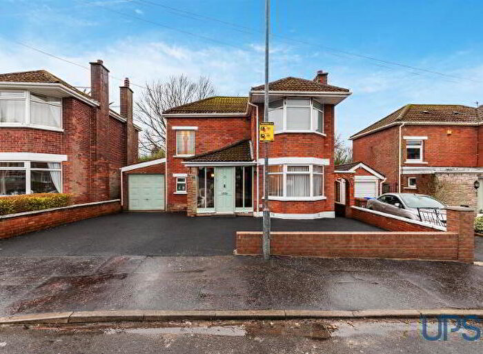 3 Bedroom Detached House For Sale In Abbeydale Crescent, Belfast, BT14