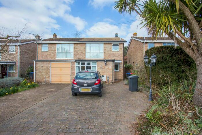 4 Bedroom Property To Rent In St. Michaels Place, Canterbury, CT2